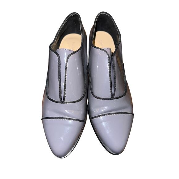 Women’s Saks Fifth Ave Gray Patent Leather Wingtip Shoes. Size 7.5 - Picture 1 of 6